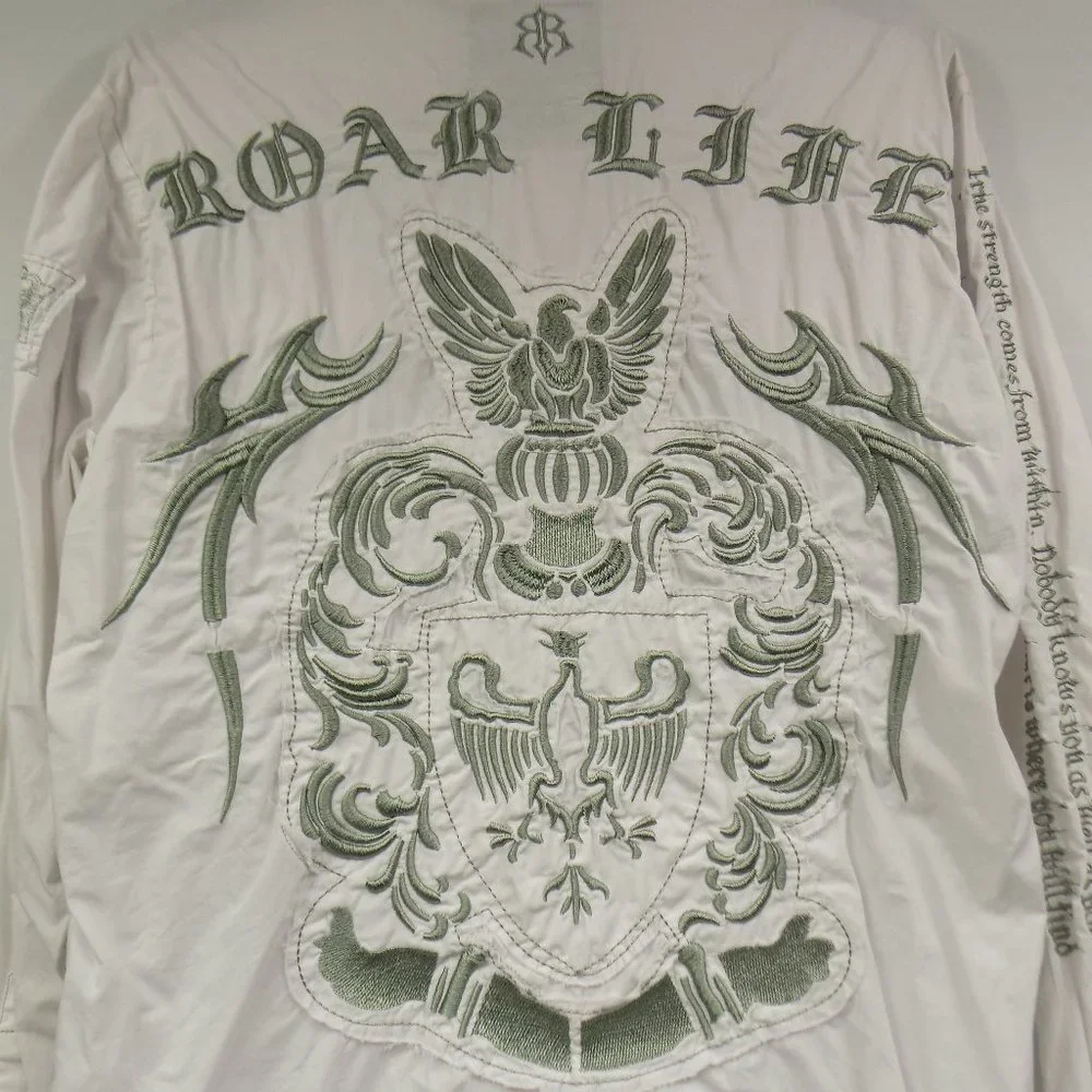 Roar Men's Embroidered Crest Design Button Front Collared Shirt Size Small - Picture 6 of 11